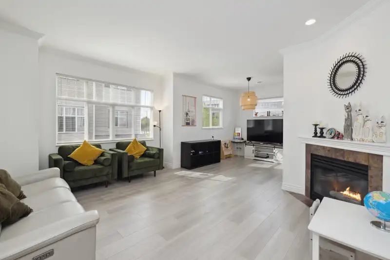 12 4111 GARRY STREET - photo 3 of 34