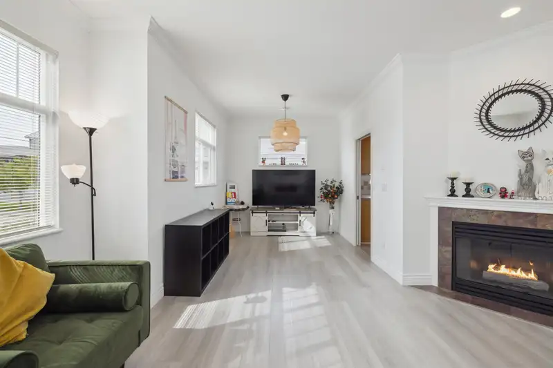 12 4111 GARRY STREET - photo 4 of 34
