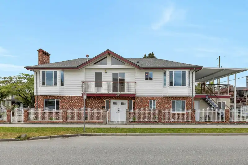 683 GILMORE AVENUE - photo 1 of 40