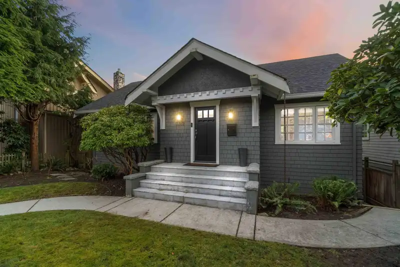 3322 W 38TH AVENUE - photo 1 of 40