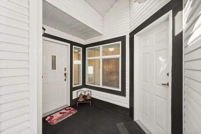 5 19649 53 AVENUE - photo 3 of 36