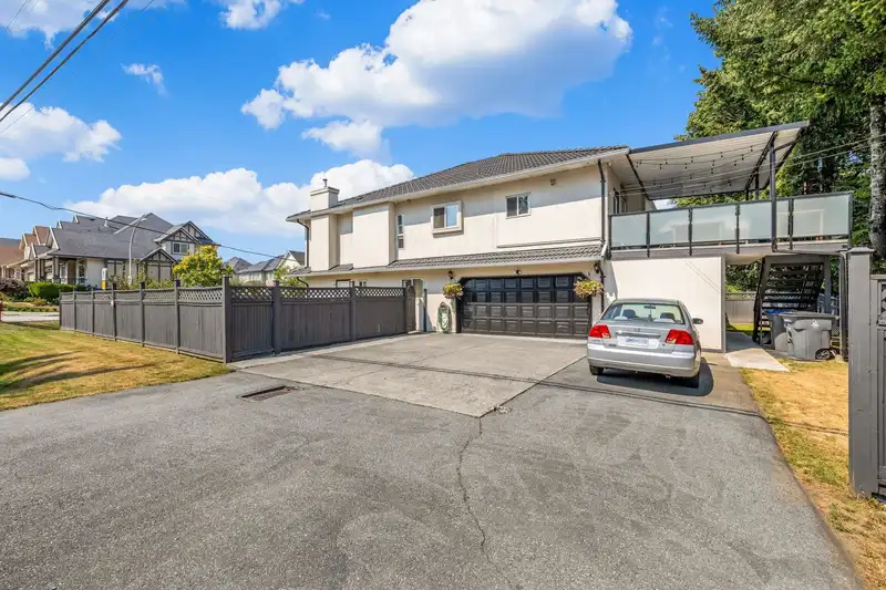 6222 133 STREET - photo 4 of 38