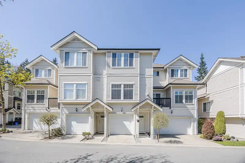 50 21535 88 AVENUE - photo 1 of 36