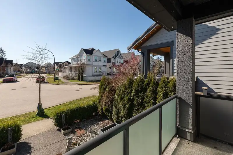 17457 2B AVENUE - photo 4 of 40