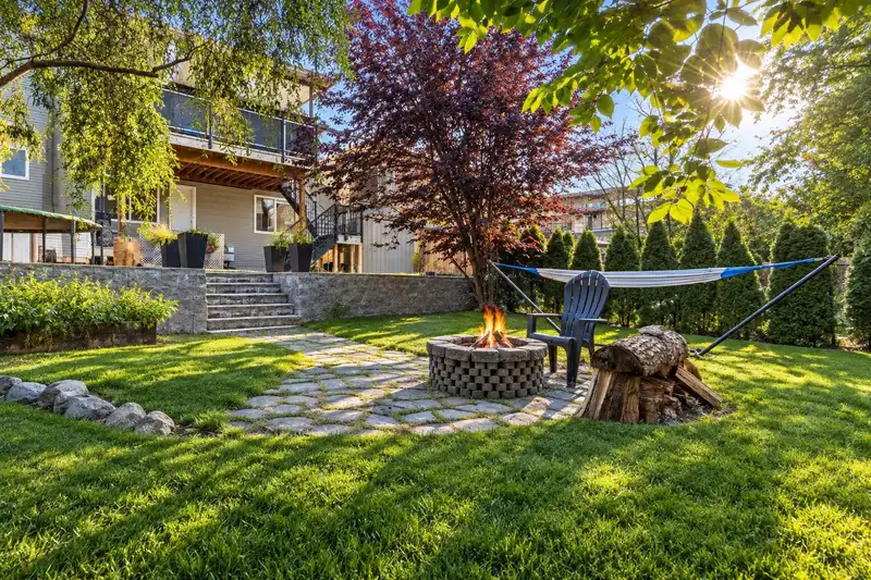 21492 DONOVAN AVENUE - photo 4 of 40