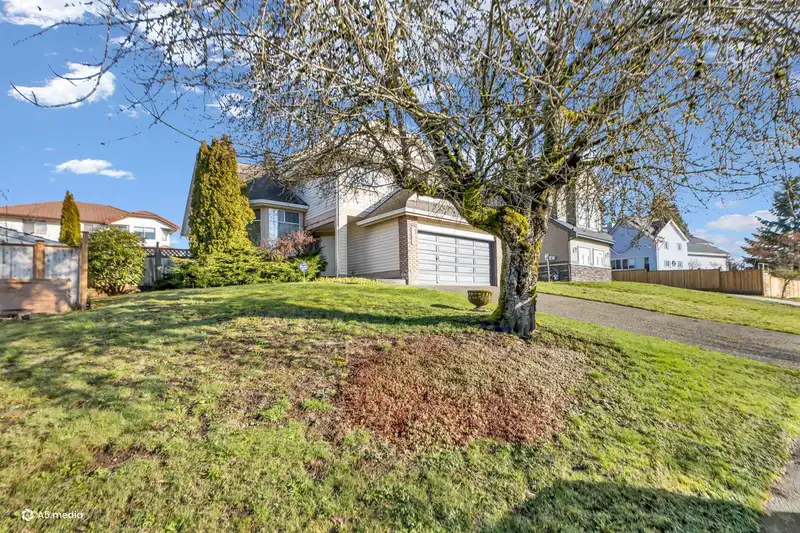 2713 MARA DRIVE - photo 4 of 36