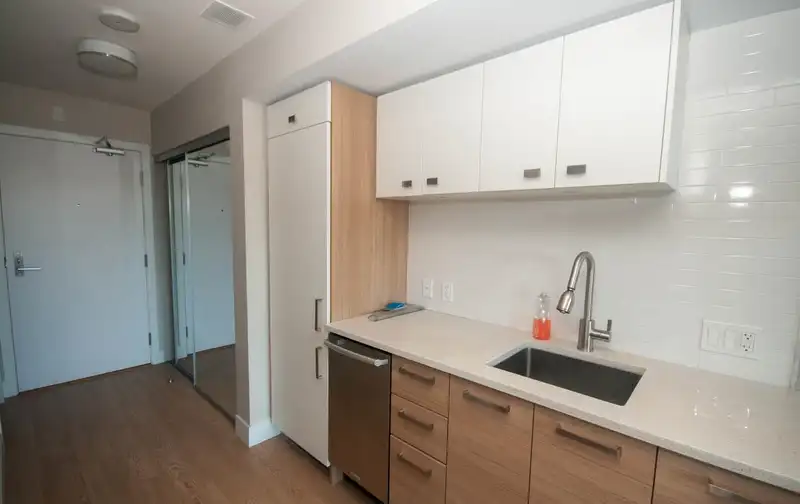611 1783 MANITOBA STREET - photo 3 of 15