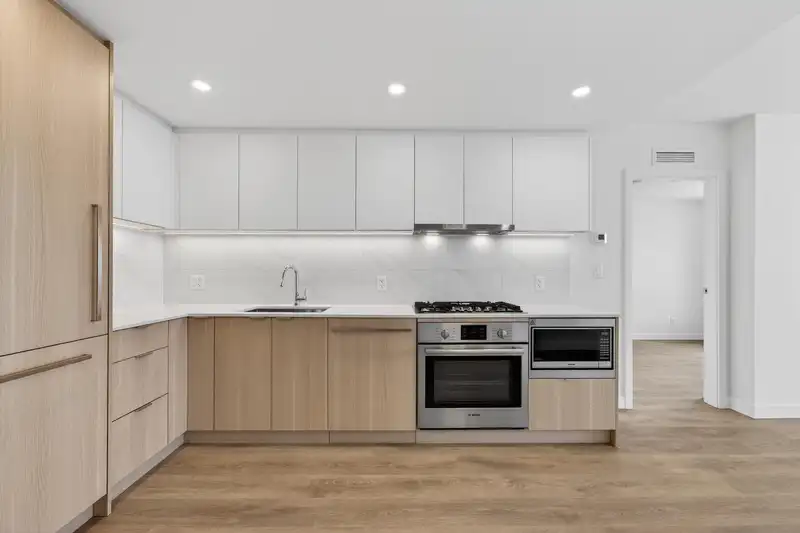 3108 318 ALDERSON AVENUE - photo 2 of 14