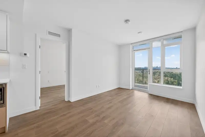 3108 318 ALDERSON AVENUE - photo 4 of 14