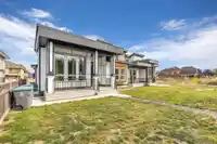 5950 168 STREET - thumbnail 2