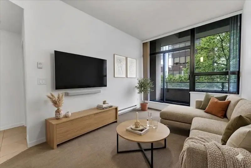 313 1010 HOWE STREET - photo 3 of 20