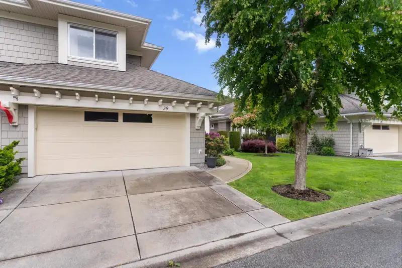 39 5300 ADMIRAL WAY - photo 1 of 27