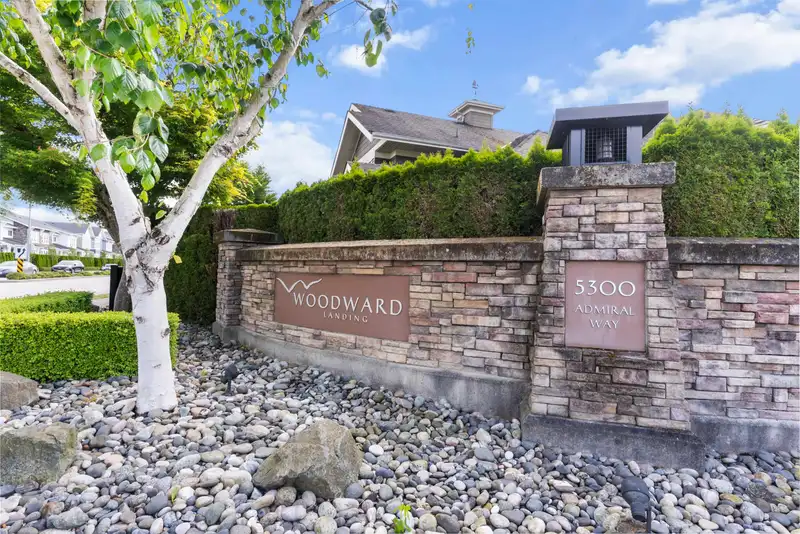 39 5300 ADMIRAL WAY - photo 2 of 27
