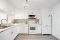 202 3075 PRIMROSE LANE - thumbnail 3