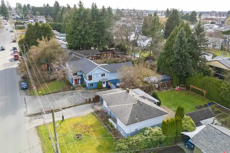 12141 230 STREET - photo 2 of 37