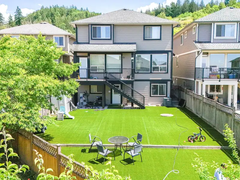 10553 248 STREET - photo 2 of 33