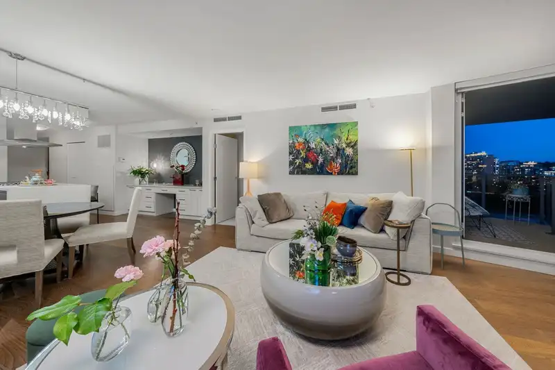 903 8 SMITHE MEWS - photo 4 of 40
