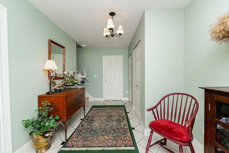 7652 SAPPHIRE DRIVE - photo 4 of 39