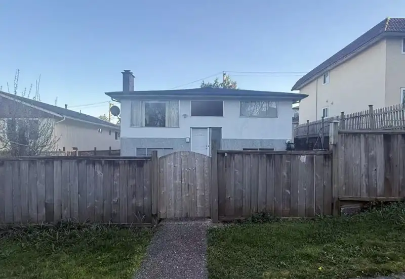 3466 E 2ND AVENUE - photo 1 of 14