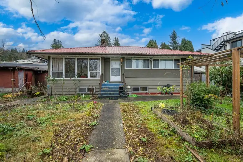 7288 INLET DRIVE - photo 1 of 40