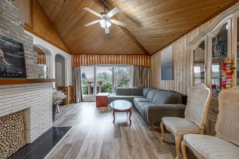 7288 INLET DRIVE - photo 2 of 40