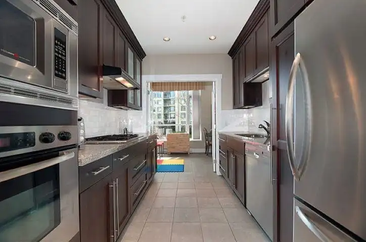 320 4685 VALLEY DRIVE - photo 4 of 16