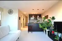 602 2979 GLEN DRIVE - thumbnail 3
