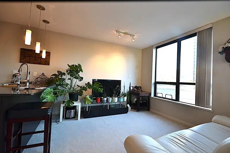 602 2979 GLEN DRIVE - photo 4 of 31