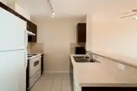1105 6659 SOUTHOAKS CRESCENT - thumbnail 10