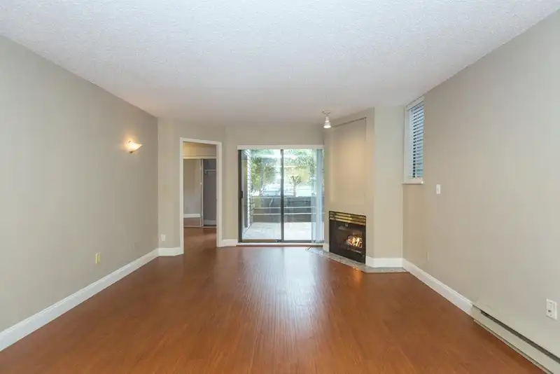 109 2925 GLEN DRIVE - photo 4 of 20