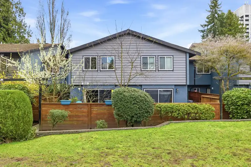 988 HOWIE AVENUE - photo 1 of 40