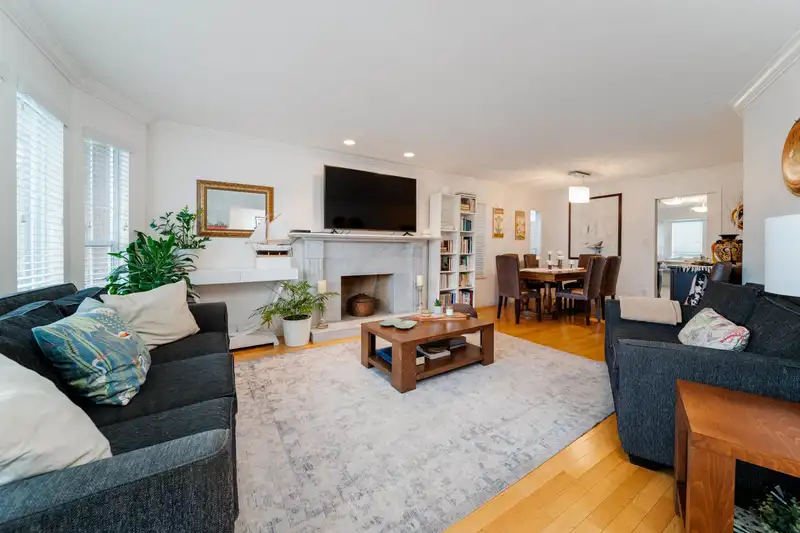 3528 W 10TH AVENUE - photo 4 of 40
