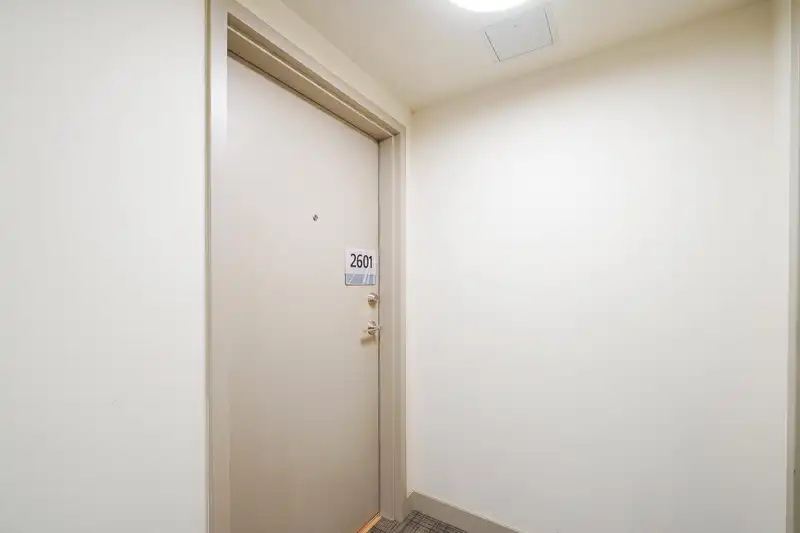 2601 5515 BOUNDARY ROAD - photo 3 of 19