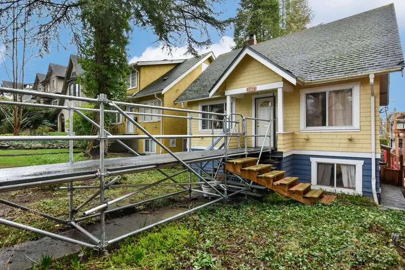 3716 W 29TH AVENUE - photo 3 of 38