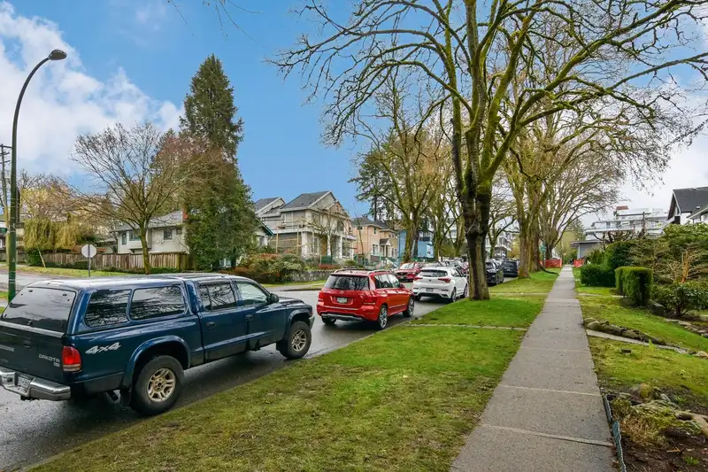 3716 W 29TH AVENUE - photo 4 of 38