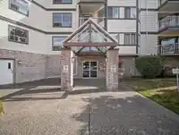 205 5710 201 STREET - thumbnail 3