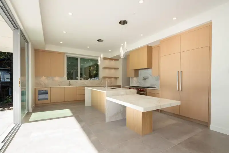 4437 PICCADILLY NORTH - photo 4 of 40