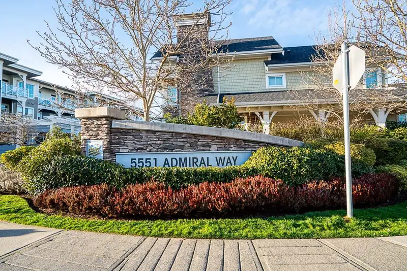 91 5551 ADMIRAL WAY - photo 1 of 39