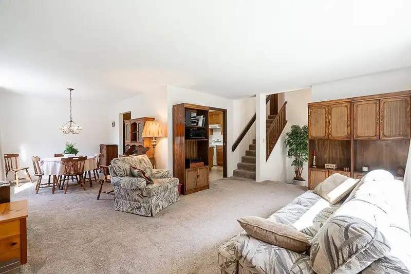 11913 BRIARWOOD PLACE - photo 4 of 34