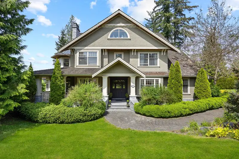 16211 29 AVENUE - photo 1 of 38