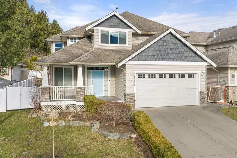 46001 BRIDLE RIDGE CRESCENT - photo 2 of 39