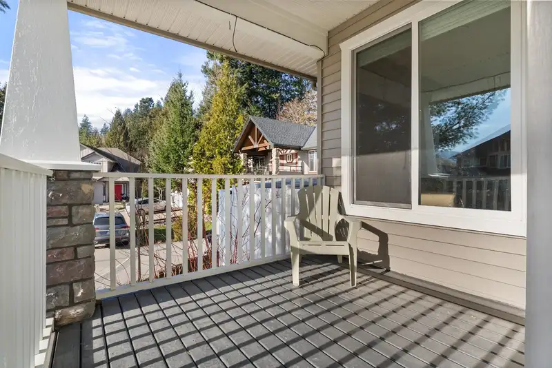 46001 BRIDLE RIDGE CRESCENT - photo 4 of 39