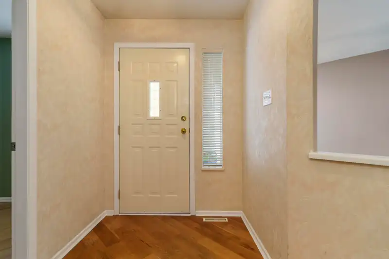 56 19649 53 AVENUE - photo 4 of 38