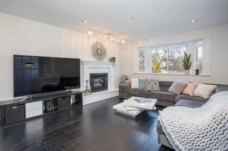 1278 E 13TH AVENUE - photo 4 of 40