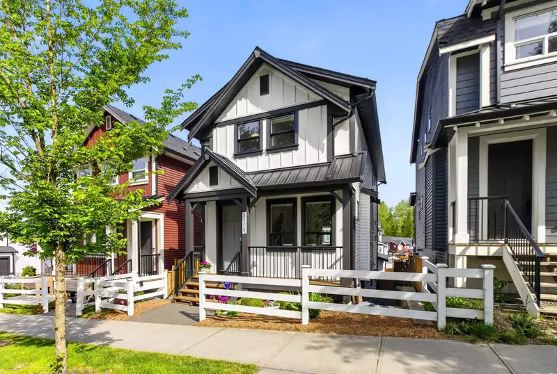 25065 112 AVENUE - photo 2 of 40