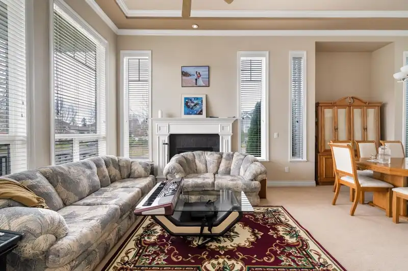 14496 74 AVENUE - photo 2 of 27