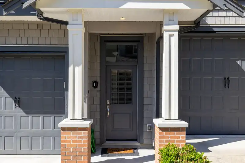 11 3470 HIGHLAND DRIVE - photo 2 of 40