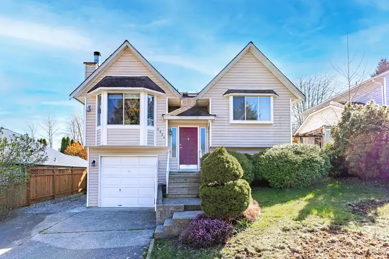 2934 HECKBERT PLACE - photo 1 of 32