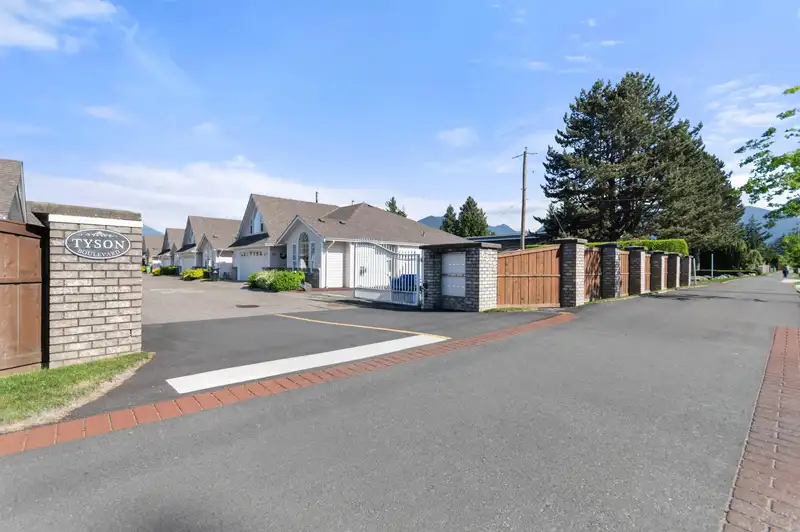 11 6336 TYSON ROAD - photo 2 of 39