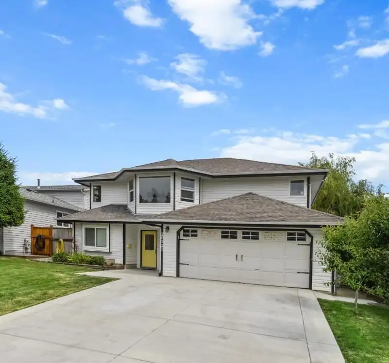 26507 28A AVENUE - photo 1 of 32